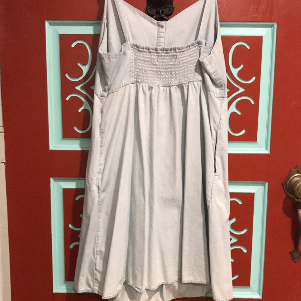 Light Wash Denim Maternity Dress size Medium - Picture 8 of 9